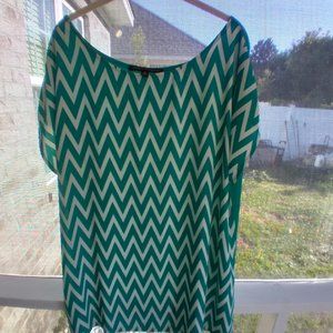 New Affinity for Knits Women's Plus Sz 2X Pullover Tunic in a Chevron Print